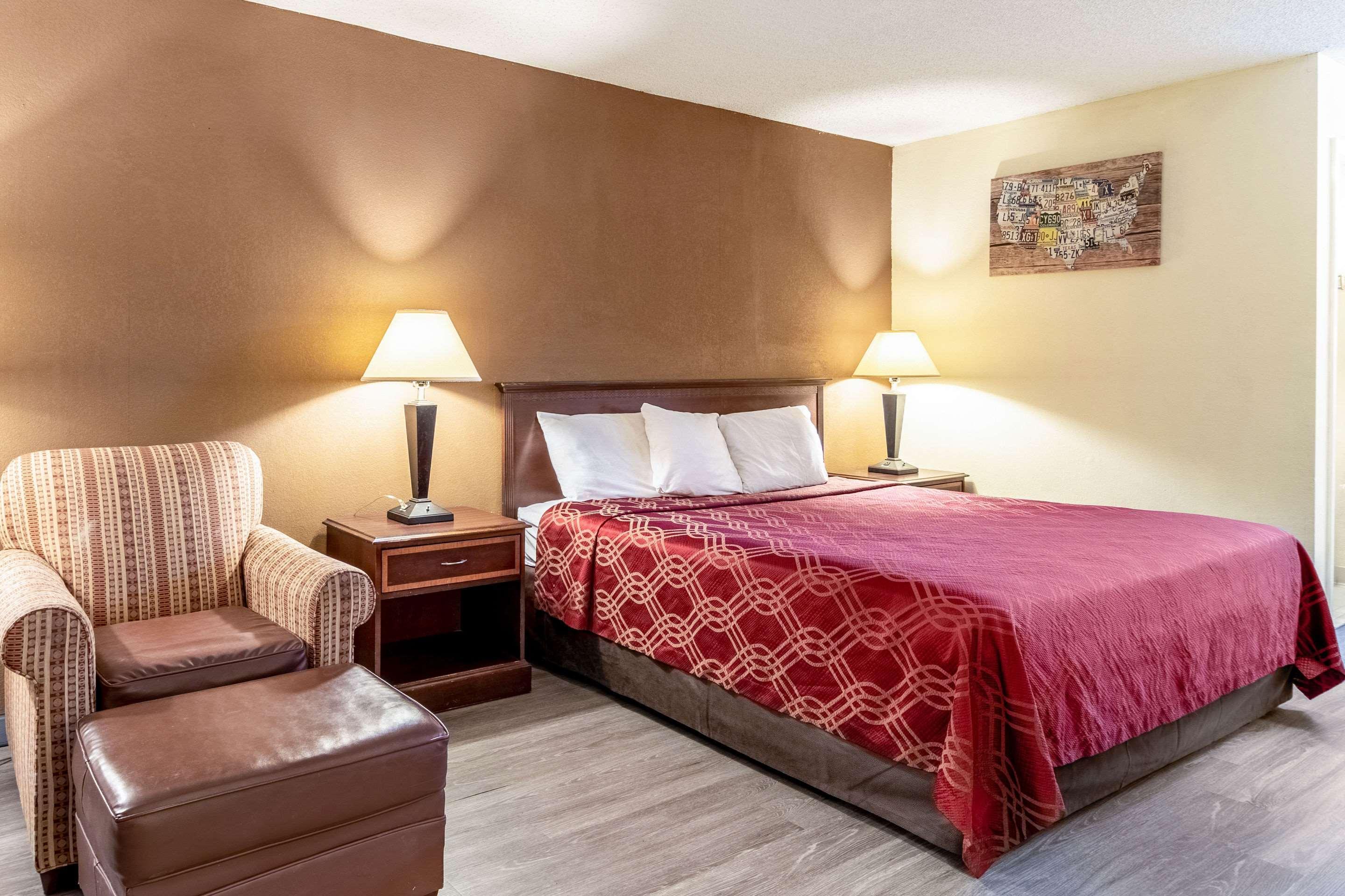 Econo Lodge Acworth Bagian luar foto