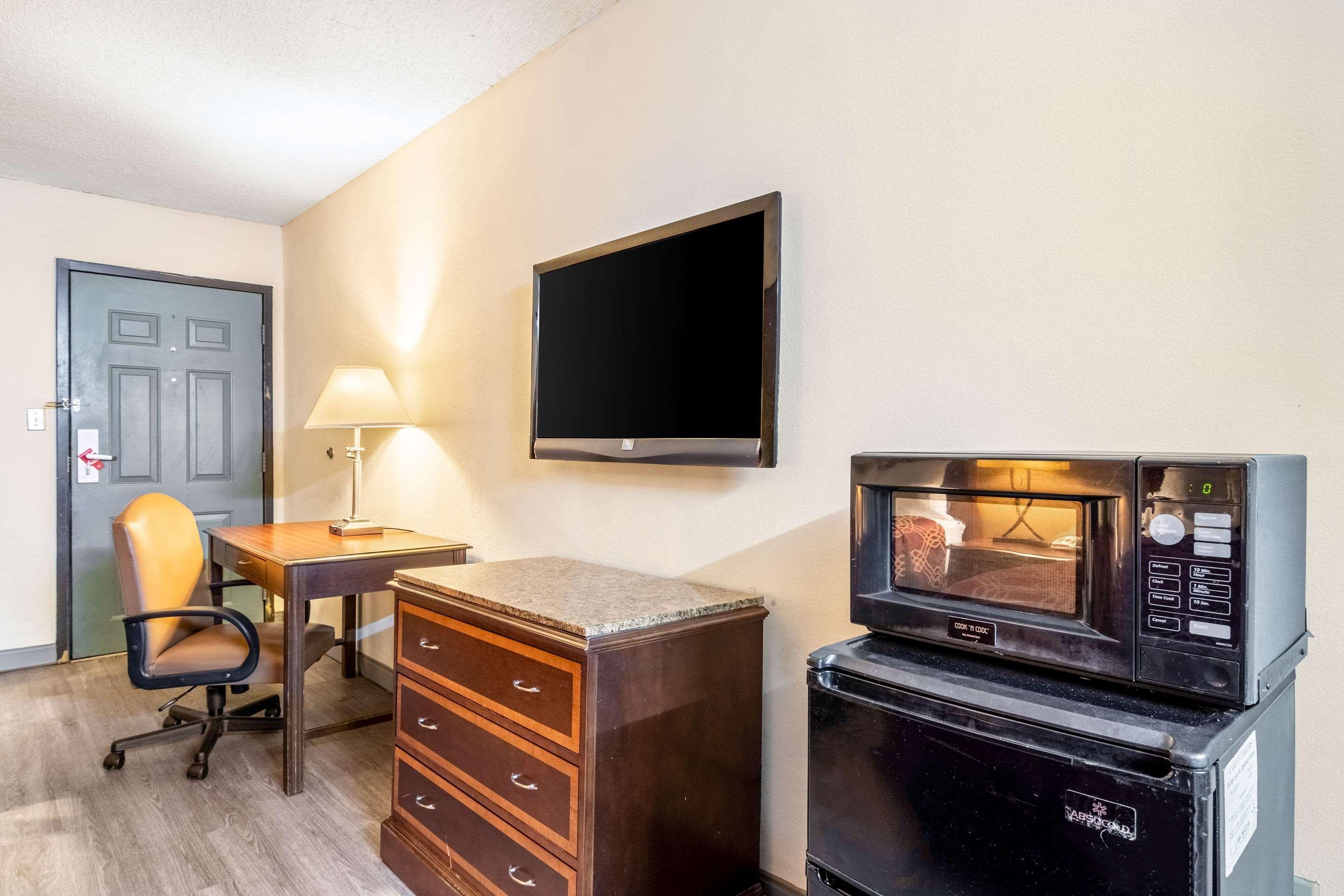 Econo Lodge Acworth Bagian luar foto