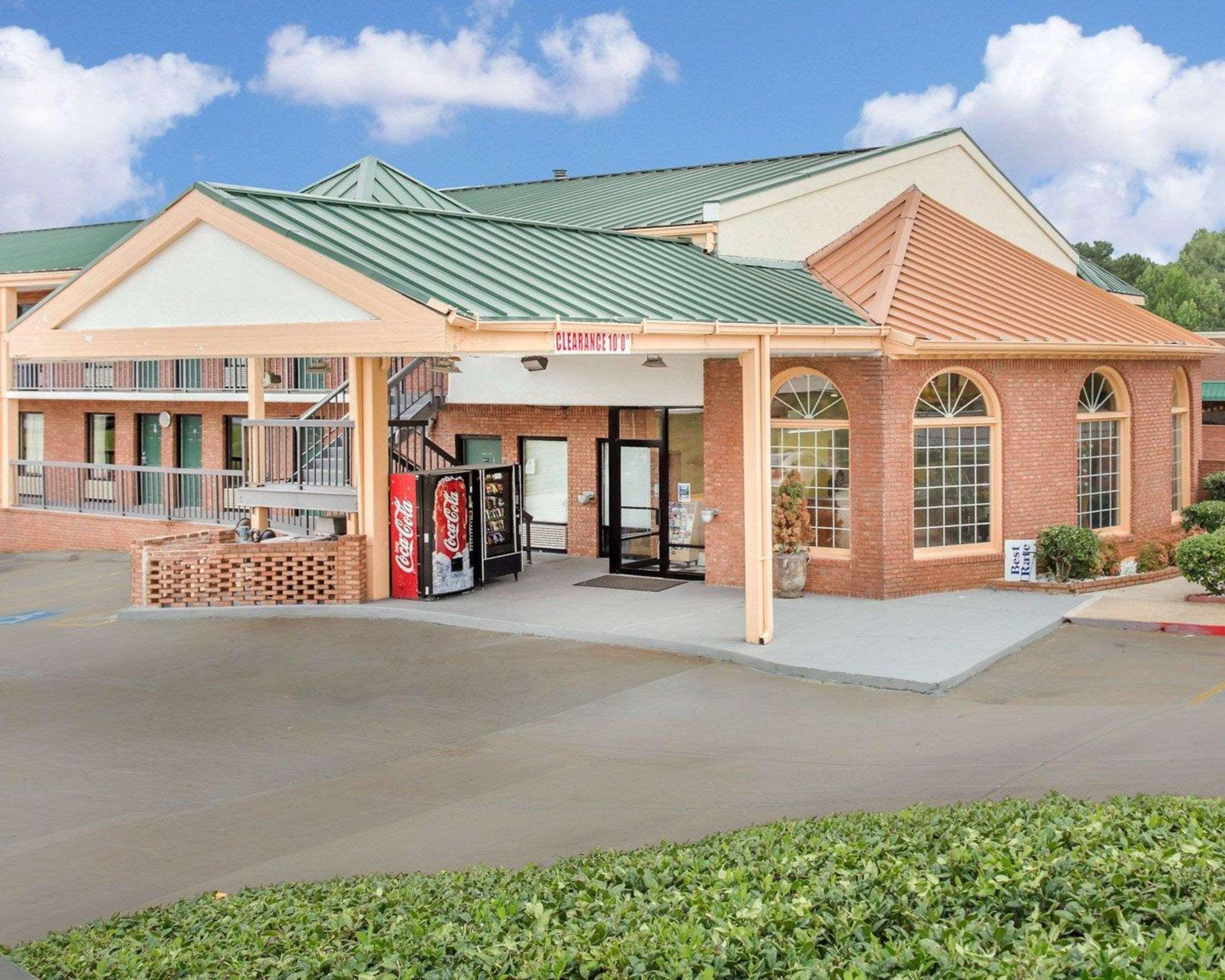 Econo Lodge Acworth Bagian luar foto