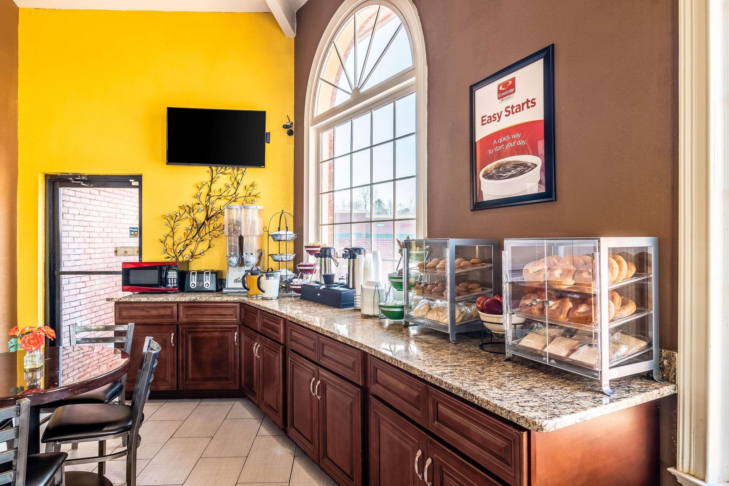 Econo Lodge Acworth Bagian luar foto